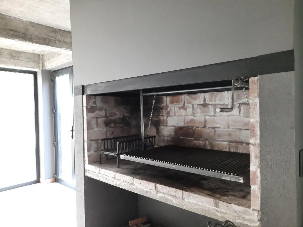 Casa De Invitados Con Parrilla Y Horno A Lena Ushuaia Dış mekan fotoğraf